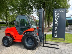 Manitou M26.4 gaffeltruck for ujevnt terreng